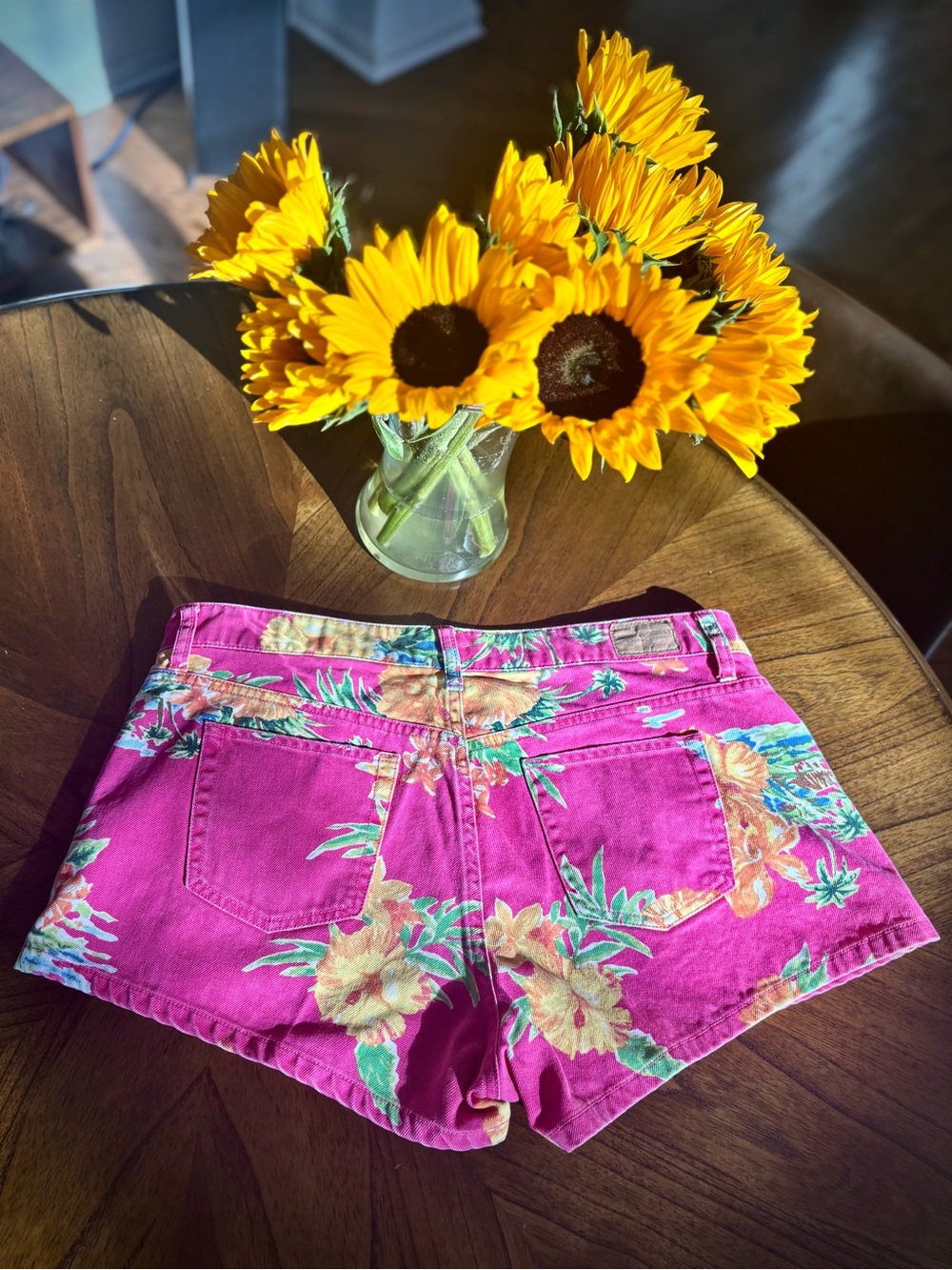 Ralph Lauren Pink Hibiscus Print Denim Shorts Tropical Coastal Chic - Picture 3 of 4